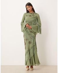 ASOS - Maxi Jurk Met Lange Mouwen, Bloemenversiering En Gedrapeerde Franjes - Lyst