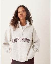Abercrombie & Fitch - Sweat en polaire à col zippé et logo sur le devant - Lyst