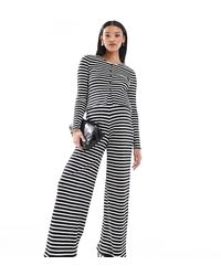 Mama.licious - Pantalones A Rayas Monocromáticas De Pernera Ancha De Punto Liso De Mamalicious Maternity (Parte De Un Conjunto) - Lyst