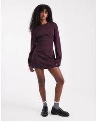 Monki - Vestido Corto Estilo Camiseta De Manga Larga Con Cintura Entallada De -Morado - Lyst
