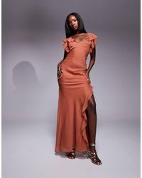 ASOS - Vestito Lungo Color Ruggine Con Manica Con Volant E Spacco Laterale Con Volant - Lyst