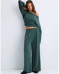 Stradivarius - Soft-touch Wide-leg Trousers With Darts - Lyst