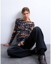 TOPSHOP - Top en tulle à manches longues et col bénitier avec imprimé écaille - Lyst