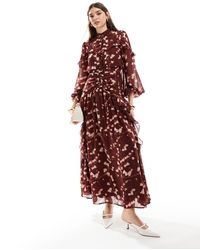 ASOS - Robe longue boutonnée à fleurs avec corsage froncé et volants - rouge - Lyst