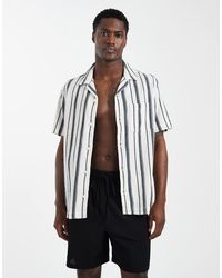 ASOS - Camicia Testurizzata A Righe Con Rever E Vestibilità Classica Color Panna E - Lyst