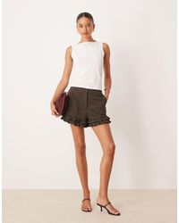 ASOS - Elegante Short Met Ruches Aan De Zoom En Visgraatmotief - Lyst