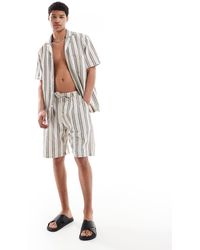 Sol Beach - Pantaloncini Da Spiaggia All'Uncinetto Bianchi A Righe Grigie - Lyst