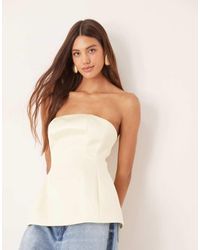 ASOS - Top Amarillo Pastel Estructurado Con Escote Palabra De Honor Y Sobrefalda En El Bajo De Satén Premium De - Lyst