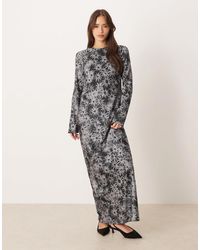 ASOS - Robe nuisette longue en satin mat à fleurs avec coutures apparentes - noir et blanc - Lyst