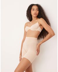 Spanx - Sculpt Seamless Power Mid-thigh Shorts With Non Slip Waistband - Lyst