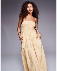 River Island - Robe froncée mi-longue à bretelles - taupe - Lyst
