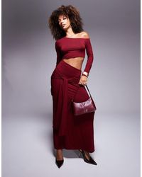 ASOS - Vestito Lungo Extra Largo Color Vino Con Spalla Scoperta E Gonna A Portafoglio - Lyst