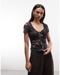 AllSaints - Gabby - top manches courtes froncé en tulle à fleurs - Lyst