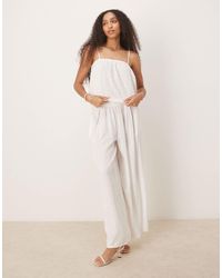 Motel - Strapa Broderie Cropped Cami Top - Lyst