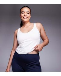 4505 - Curve Smooth Seamless V Neck Vest With Inner Bra - Lyst
