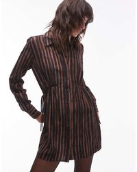 TOPSHOP - Vestito Camicia Corto Marrone Con Stampa A Righe E Arricciatura Laterale - Lyst