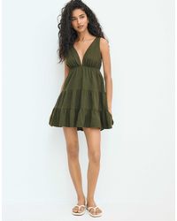 Stradivarius - Robe courte à col v - kaki - Lyst