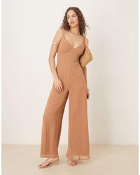 ASOS - Combinaison en mousseline avec col v et empiècement transparent - moka - Lyst