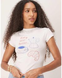 ASOS - T-Shirt Baby Color Latte Di Cocco Con Grafica Di Colazione - Lyst