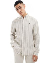 Abercrombie & Fitch - Camisa oxford a rayas grises y tostadas con logo - Lyst