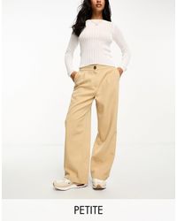 Miss Selfridge - Petite - pantaloni sartoriali a fondo ampio color pietra - Lyst