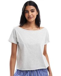Hollister - T-Shirt Comoda A Maniche Corte Grigia Con Spalle Scoperte - Lyst