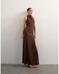 TOPSHOP - Robe longue dos nu en cupro à col bénitier - chocolat - Lyst