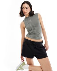 Miss Selfridge - Top senza maniche verde salvia con scollo a barchetta - Lyst