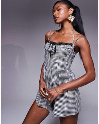 Princess Polly - Mono Corto A Cuadros Vichy Negros Y Blancos Con Cuello Halter, Detalle En El Pecho Y Ribete De Encaje De - Lyst
