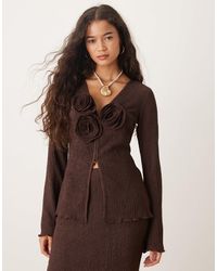 Pretty Lavish - Evalina - top d'ensemble effet froissé avec grosses fleurs - marron - Lyst