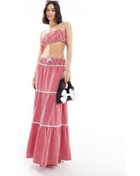 The Frolic - Exclusivité - - jupe longue d'ensemble à volants avec finition en dentelle et taille froncée - vichy rouge - Lyst