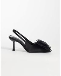 ASOS - – sunset – schuhe aus em satin mit mittelhohem absatz, übergroßer ansteckblume und fersenriemen - Lyst