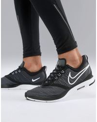 nike zoom strike on feet