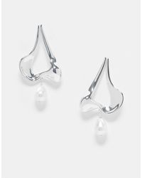& Other Stories - Abstract Pendant Earrings With Faux Pearl - Lyst