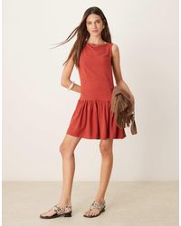 ASOS - Robe courte en lin mélangé à taille tombante - brique - Lyst