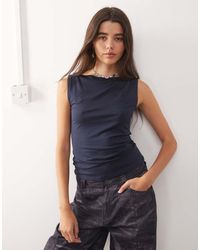 Weekday - Top Sin Mangas Con Cuello Barco De Tejido Muy Suave Annie De - Lyst