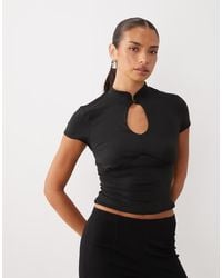 Missy Empire - Missy Empire Mandarin Collar Keyhole Front Top - Lyst