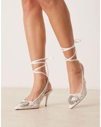 ASOS - – pascha – pumps aus er spitze mit besatz, wadenschnürung und abgeschnittener zehenpartie - Lyst