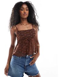 Miss Selfridge - Camitop Van Kant En Satijn Met Peplum En Strikdetail - Lyst