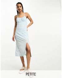 Only Petite - Exclusivité - robe mi-longue à imprimé pâquerettes avec bretelles fines et fente latérale - Lyst