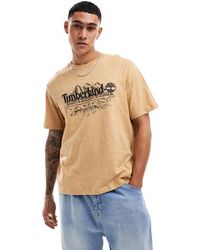 Timberland - Mountain - t-shirt beige con stampa sul davanti - Lyst