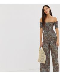 Stradivarius Mehrfarbig geblümter Jumpsuit mit gezurrtem Carmen-Ausschnitt