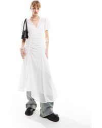 Reclaimed (vintage) - Vestito lungo da giorno bianco con ricami e dettagli arricciati - Lyst