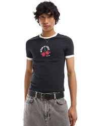 ASOS - T-shirt crop top moulant avec imprimé cerises sur la poitrine - Lyst
