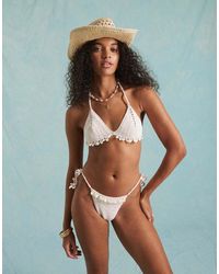 Miss Selfridge - Gehaakt Bikinibroekje Met Gestrikte Zijkanten En Imitiatieschelpen - Lyst