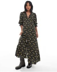 Miss Selfridge - Robe longue boutonnée avec bords en dentelle - noir à petites fleurs - Lyst