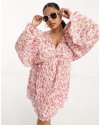 ASOS - Asos design curve - robe trapèze courte à imprimé fleuri avec plis serrés et manches chauve-souris - rose - Lyst