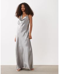 Vero Moda - Robe longue dos nu en satin à encolure dégagée - Lyst