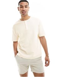 ASOS - Camiseta color crudo con cuello panadero - Lyst