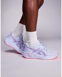 Asics - Zapatillas De Deporte Azul Pálido Y Morado Neón Para Correr Novablast 5 Tokyo De - Lyst